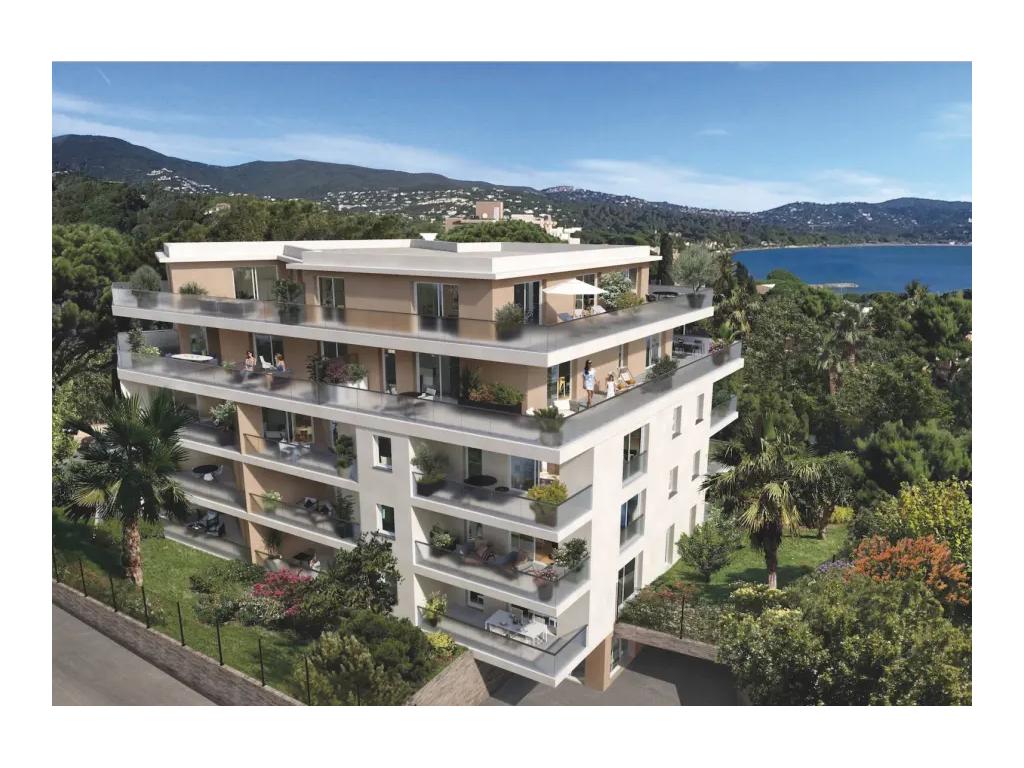 Superbe appartement a Cavalaire Sur Mer  de 3 pièces  66.70 m2  avec terrasse.  2100 /mois ou 525.000 